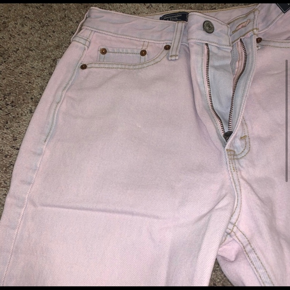 Abercrombie & Fitch Mom jeans